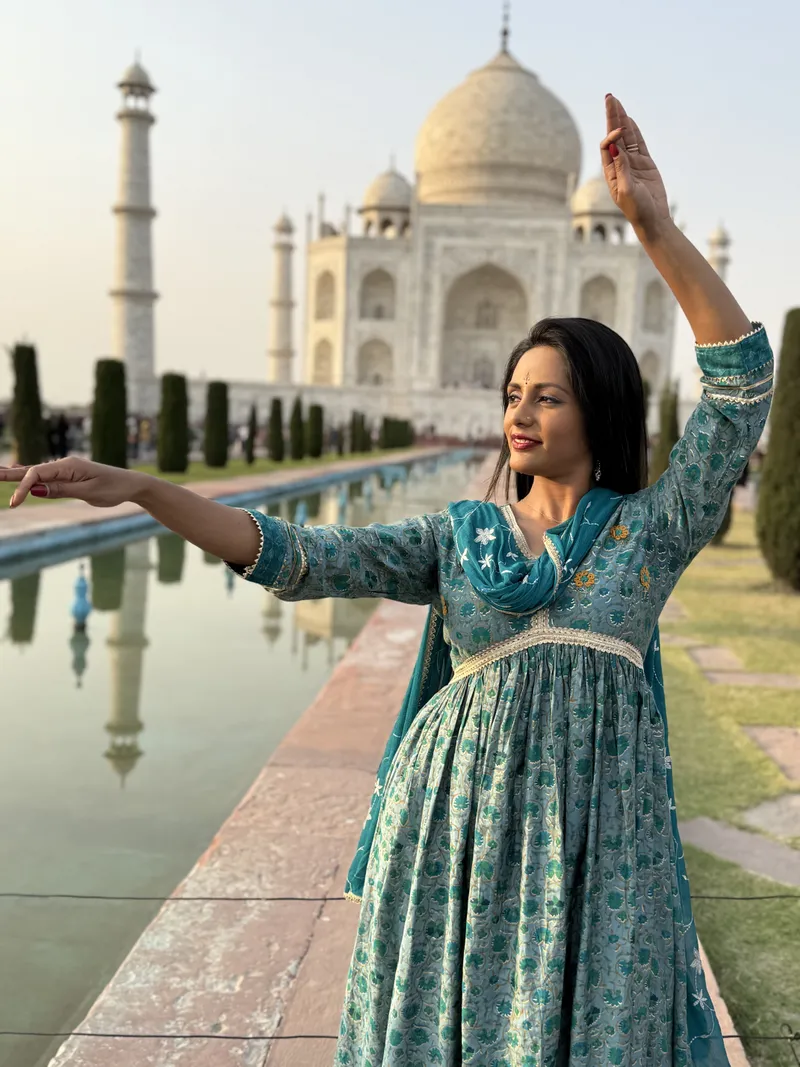 Dancing Gujarat